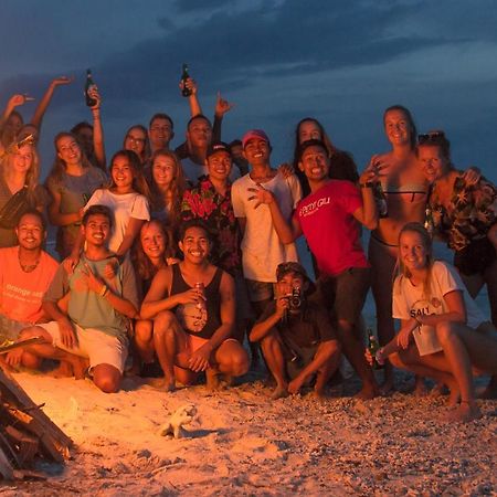 Gili La Boheme Sister Hostel Gili Trawangan Kültér fotó